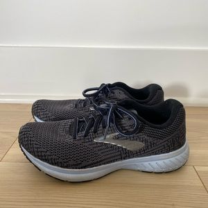 Brooks revel 3 running shoes